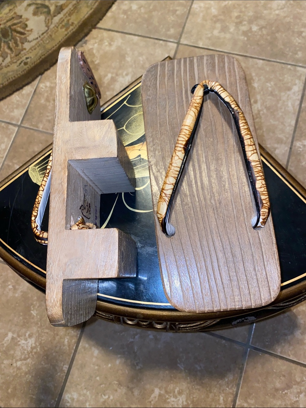 Authentic Yashiuya Wooden Geta Style Sandal Pair with Tan Straps - Picture 6 of 6